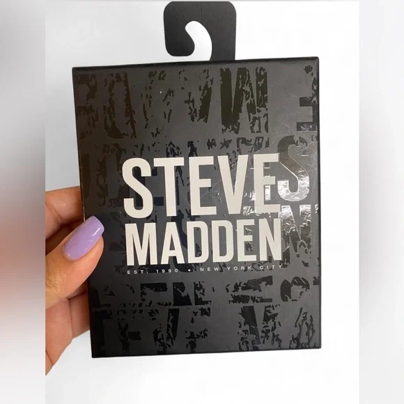 Steve Madden Genuine Leather RFID Wallet - Picture 3 of 3